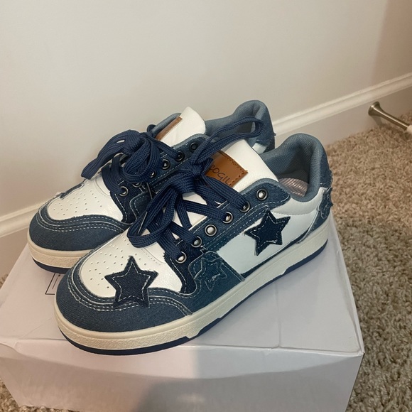 Other - Kids Size 4.5 Denim Fashion Sneakers Stars White and Blue